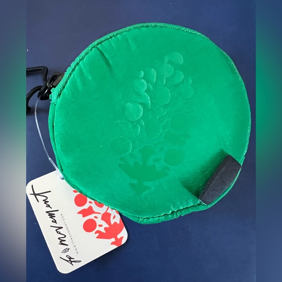 Free People Movement Essential Only Pouch NWT - Picture 4 of 6